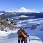 Pareja mirando el LLaima